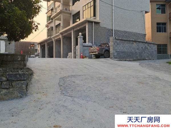 湘西市吉首速冻食品厂房  位于曙光村有栋自建楼房出租，出租一至三楼