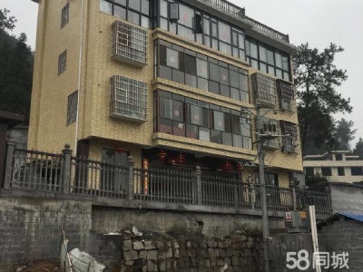 湘西市吉首腌腊肉制品厂房 吉首市汽车西站附近 面积1000多平方米，有意者租金可商量图3