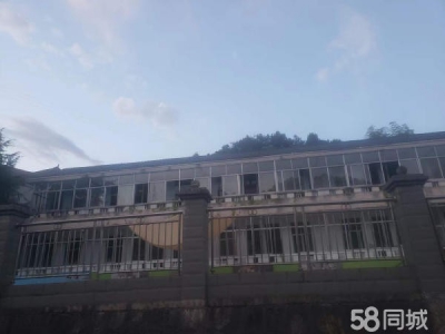 湘西市吉首机加工厂房 吉首峒河街道林木山仓库厂房1200平方出租图1