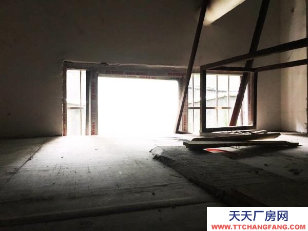 湘西市吉首物资仓库 出入方便、可停车、水电齐全、卫生间、厨房