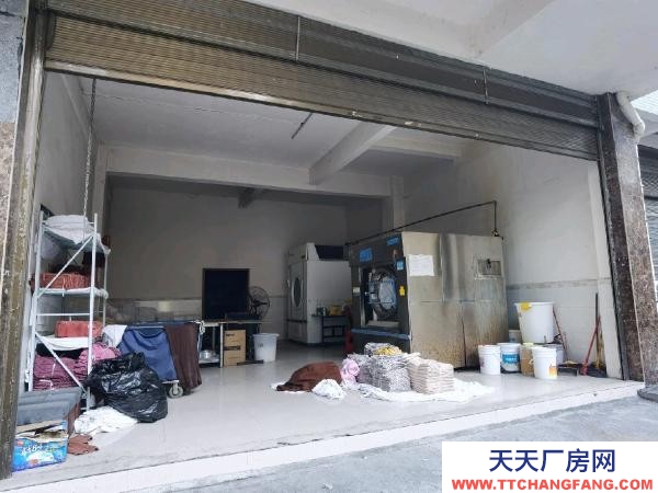 湘西市吉首物资仓库 楼房共六层，该房位于底层，与桐油坪村平层。二楼临街。