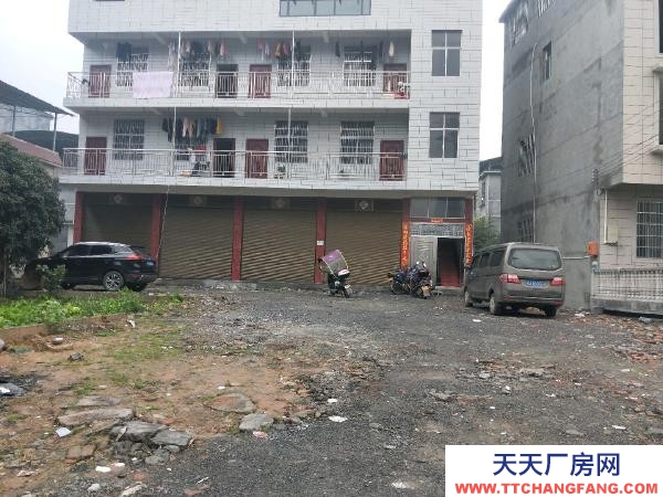 湘西市龙山资仓库 环城路顺丰快递背后四个门面（有房屋岀租）