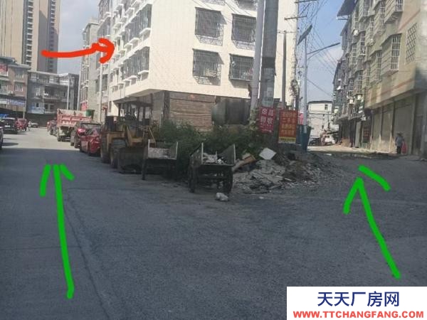 湘西市龙山资仓库 停车方便，前后门面，后面带平坝可用
