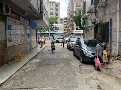 (出租) 汕尾城区1楼，130平左右，房东出组，不用中介费适合底商电商图1