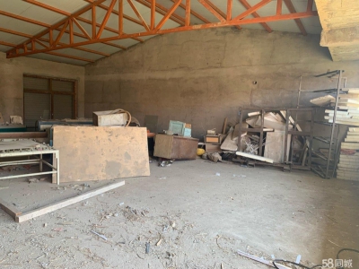 (出租) 武川厂房 院落 住房 玻璃加工机器图1