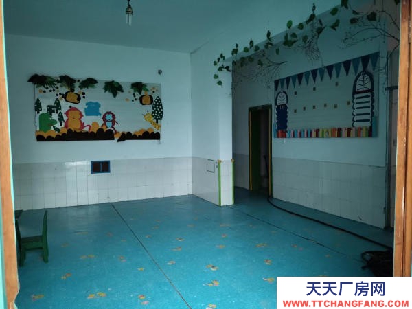 张家界市永定物资仓库 国光中学对面二层私房出租，可做办公、辅导班、仓库等，有院子