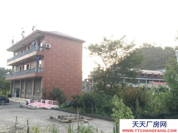 张家界市永定物资仓库 位于张花高速西出口500处，地理位置优越
