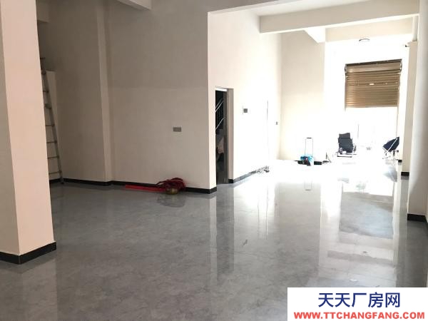 张家界市慈利物资仓库 面积有120平方米，有房屋安全检测报告，适合作仓库等。