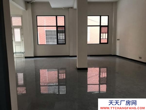 张家界市慈利物资仓库 面积有120平方米，有房屋安全检测报告，适合作仓库等。