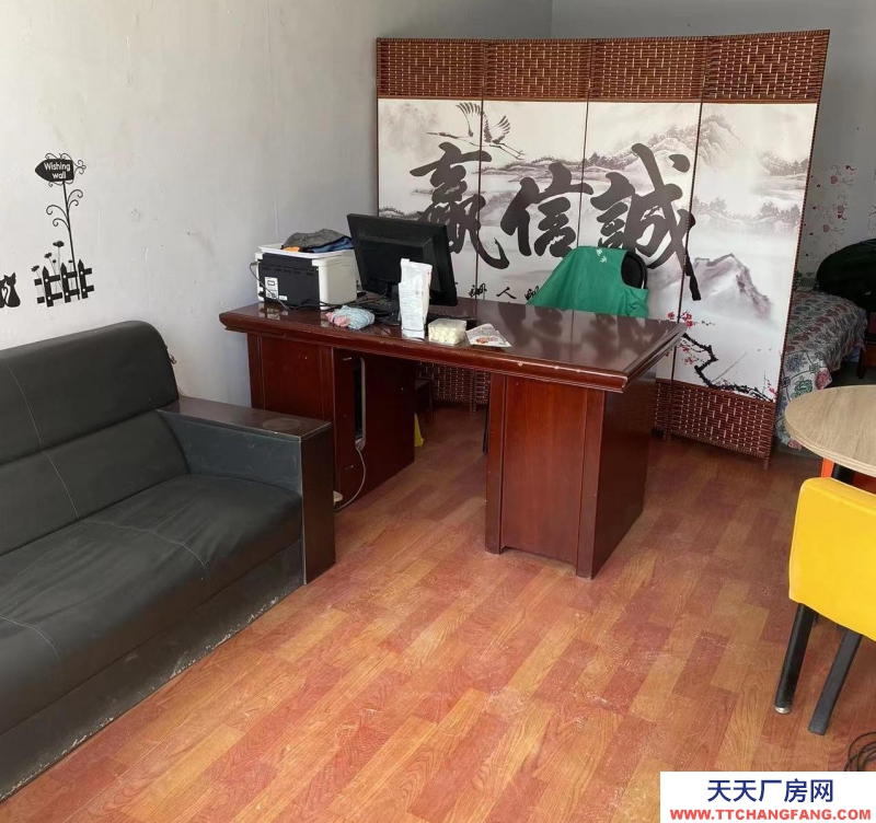 张家口 张北县  (出租) 四百平米的库房六百多平米的大院