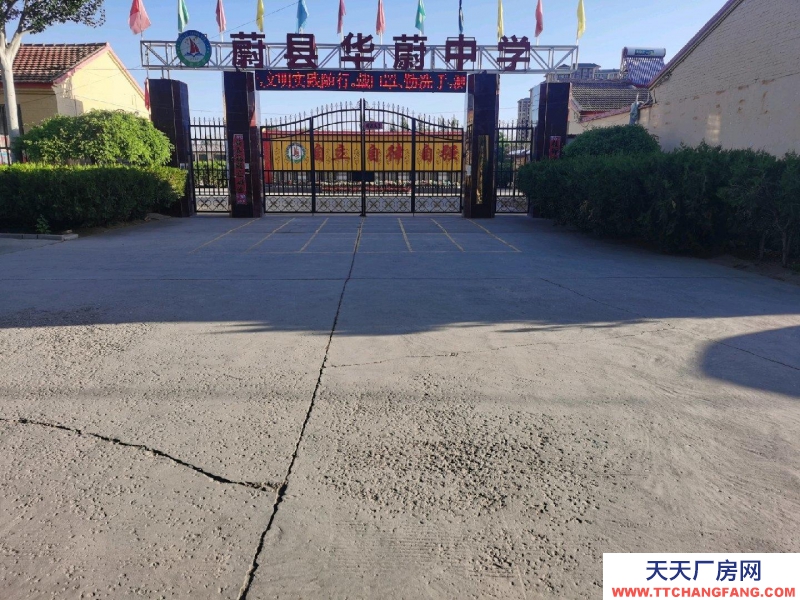 张家口 蔚县粮食加工品厂房 (出租) 房屋2百间，大院30亩，集体供暖