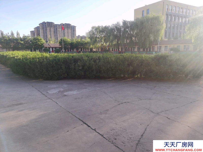 张家口 蔚县粮食加工品厂房 (出租) 房屋2百间，大院30亩，集体供暖