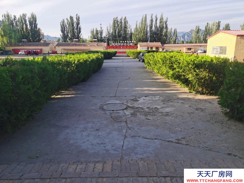 张家口 蔚县粮食加工品厂房 (出租) 房屋2百间，大院30亩，集体供暖