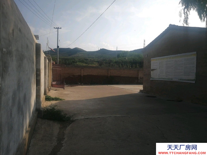 张家口 怀安 (出租) 现有前后个24间房。可办公。可放东西