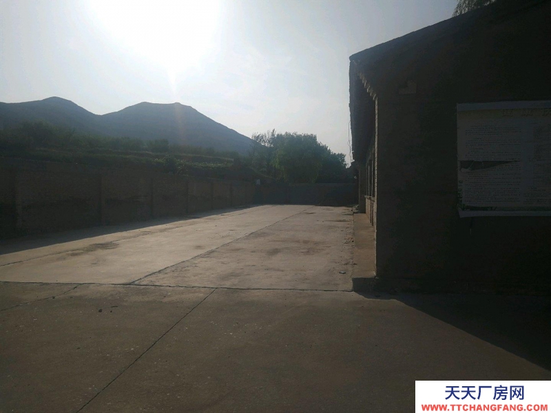 张家口 怀安 (出租) 现有前后个24间房。可办公。可放东西
