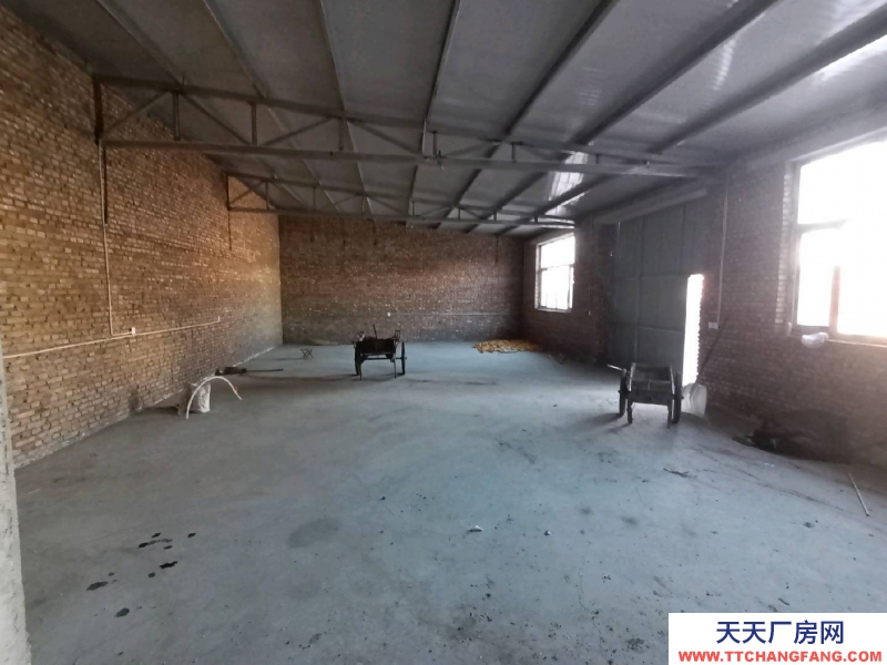 张家口 万全  (出租) 进出方便，有上下水，有三相电