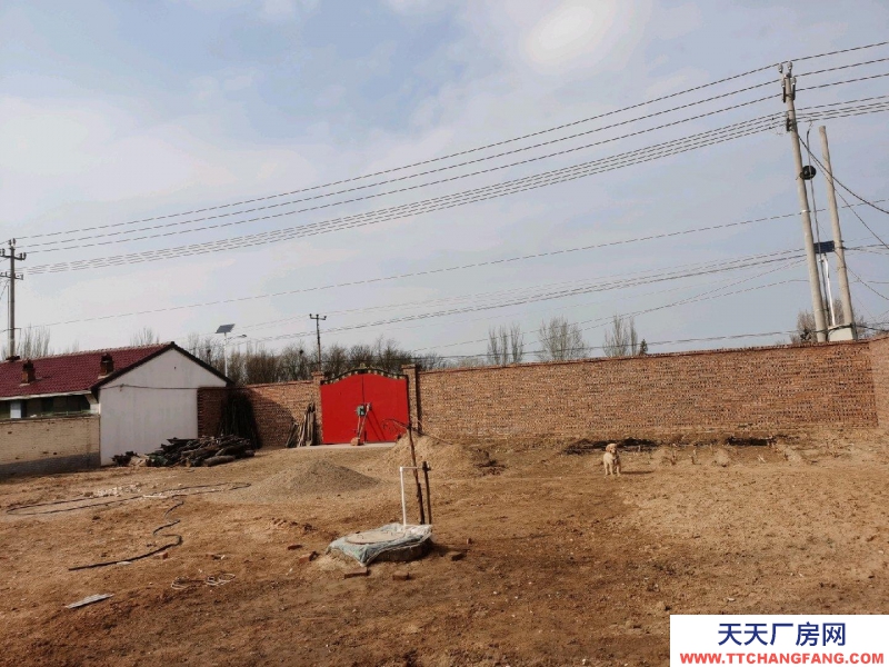 张家口 怀来 (出租) 南水泉中学路南，公路旁，可做仓库，厂房。租金面议。