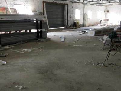 (出租) 东河区，红星美凯龙佳美建材城旁边，机械厂房库房大院出租。图1