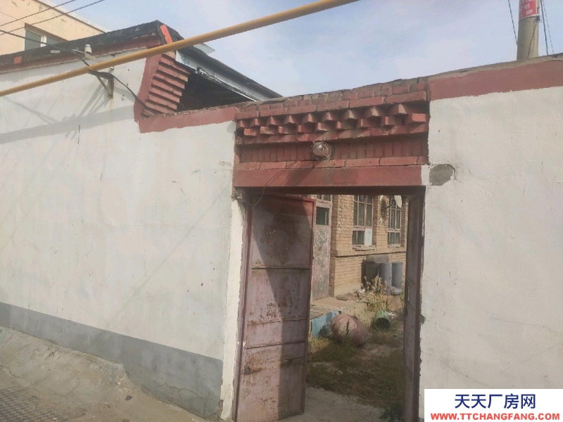 (出售) 包头正房四间，南房四间，独门独院