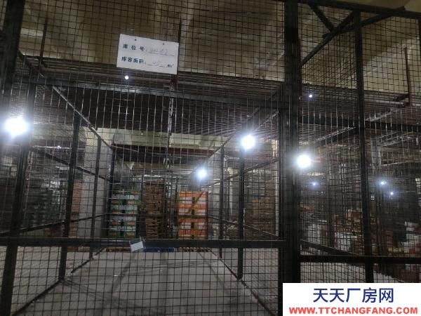 银川市西夏物资仓库 冷库地理位置好，有专业团队进行管理，货物装卸工作有专人负责