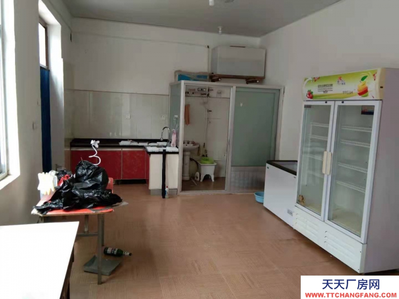 沧州 运河 (出租) 张庄子村房子，人，有厨房卫生间，有车库，路边交通便利。