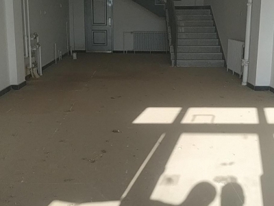 (出售) 赤峰临街商厅，，位置佳，有停车位图1