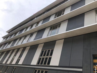 高速路口旁，高新产业园区，入驻无税收要求，低价出售图2