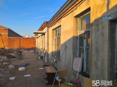 龙江县铁道南龙景路房屋院套出售 机械厂房图1