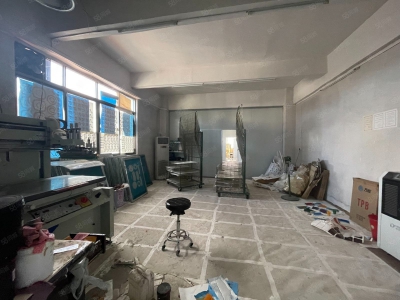 (出租) 潮州湘桥区货梯厂房300平适合各业 货梯2吨 车可入厂内可做酱菜图1