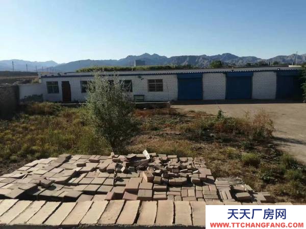 石嘴山市大武口加工厂房 郊区厂房大院，三个库房，一套平房(三室两厅)，具体价格面议