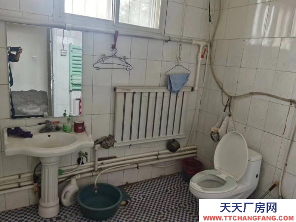 石嘴山市平罗机加工厂房 平罗县农牧场有库房及住房二合一