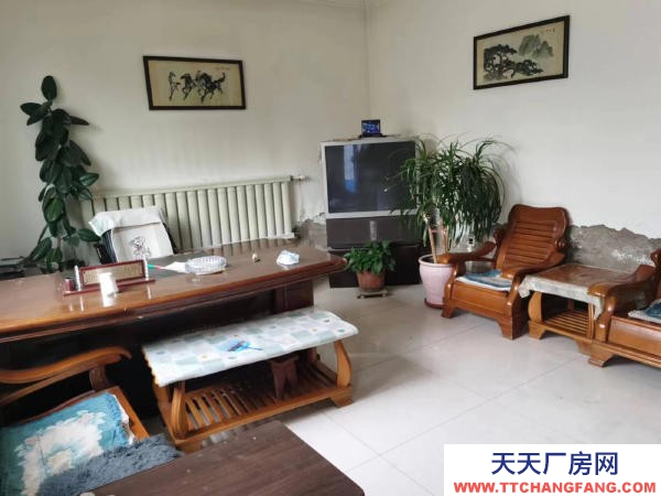 石嘴山市平罗机加工厂房 平罗县农牧场有库房及住房二合一