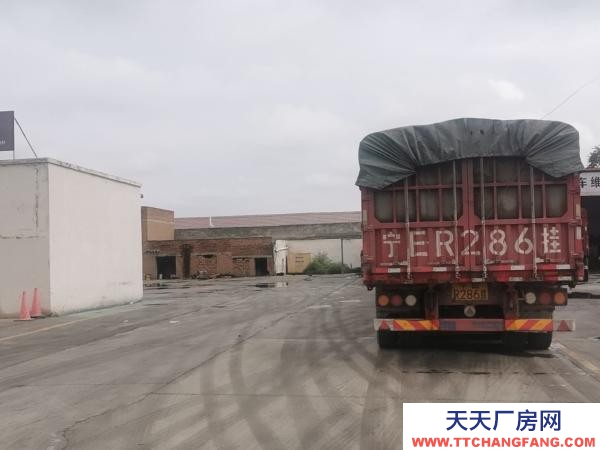 中卫市沙坡头机加工厂房 国道旁，离市区5公里周边配套完善。交通方便
