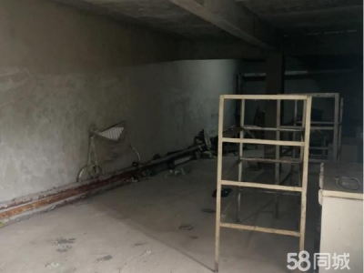 鸡冠人家楼下大库，可停4台车，可当库房，暖库图1