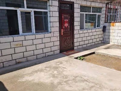 (出售) 鄂尔多斯精装修平房一套，紧邻马路边图1