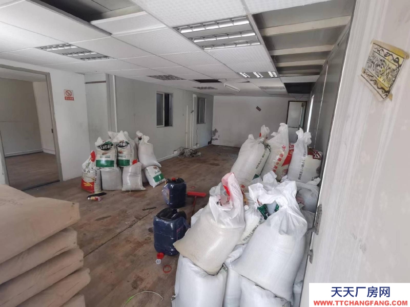 (出租)广州越秀一德路潮音街350方仓库出租，适合干货海味，服装