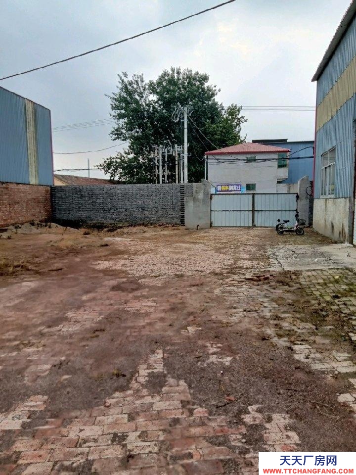 沧州 任丘糕团类厂房(出租) 公路边出入方便水电齐全。干净周边都是厂房