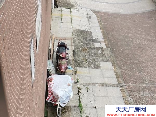 福州市连江物资仓库 靠近万家广场，交通方便。
