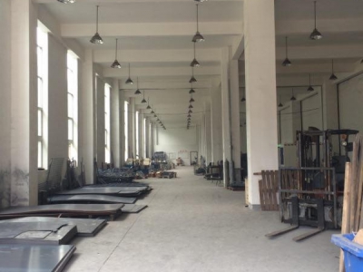 (出租) 常州武进洛阳工业园3层独栋沿街大楼，共3300平价格便宜适合门窗五金图1