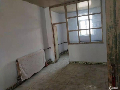 (出售) 房子离二小学校较近是一个住宅平房出门交通方便有意者请与我联系图1