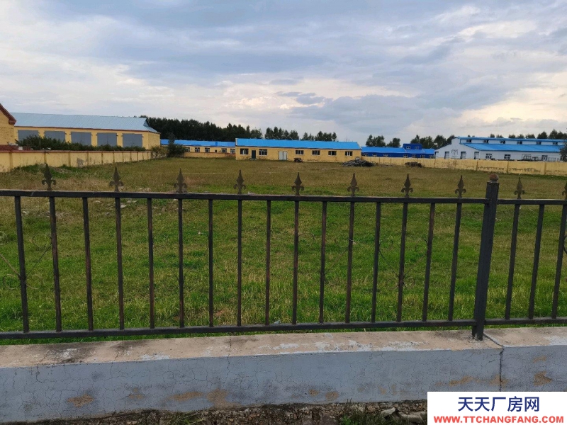 (出租) 出租出售呼伦贝尔市蒙拓农机有限公司附近一院落，有机井三项电