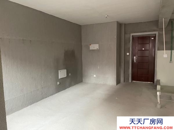 福州市永泰物资仓库 毛坯出租，电梯9楼，可以做仓库，居家使用，附带车位一个