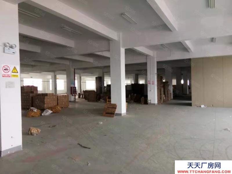 台州市路桥(出租) 出租路南三中附近标准厂房四楼550平左右标准货梯大车进出 糕点