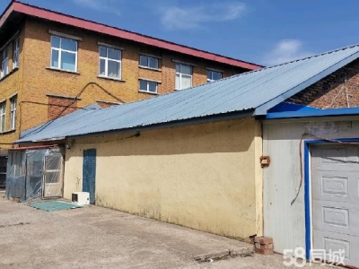 伊春七中附近有修理厂房出租出卖，交通便利能进大车院子大图1