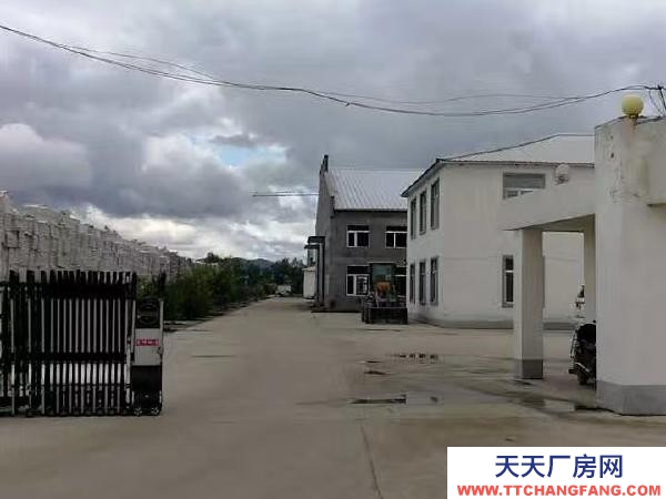 郊区交通便利，泡菜厂房规整，证照齐全