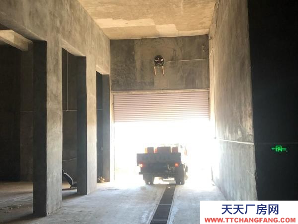桃山恒温库，冬暖夏凉。不用取暖费。适合各类商品储存。