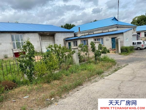 东安面积1100。有水有电，可进大车，交通便利。豆制品厂房