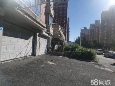 东安江南乌苏里路百好花园小区与绿地小区之间