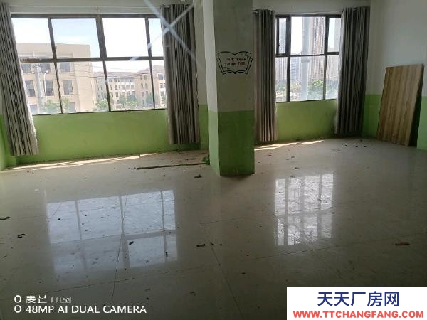 赣州市瑞金机加工厂房 六中对面，红井北安置区，临街店面的第二层