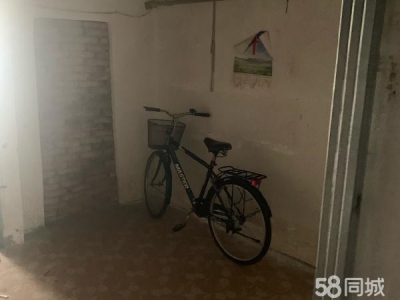 赣州市瑞金物资仓库 红都广场步行街市中心可用于仓库，或者卖点小零食
